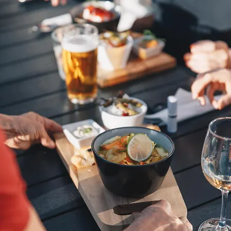 Lodge Unstad Arctic *