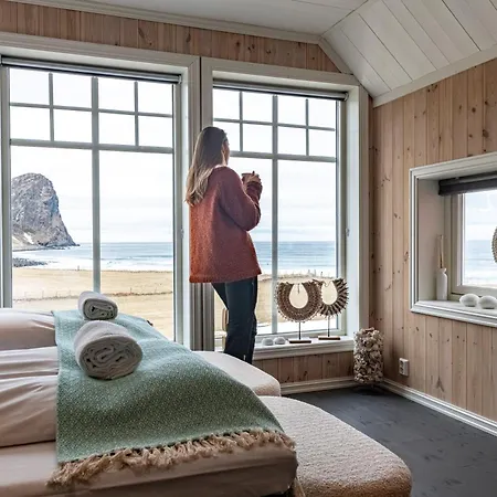 Lodge Unstad Arctic