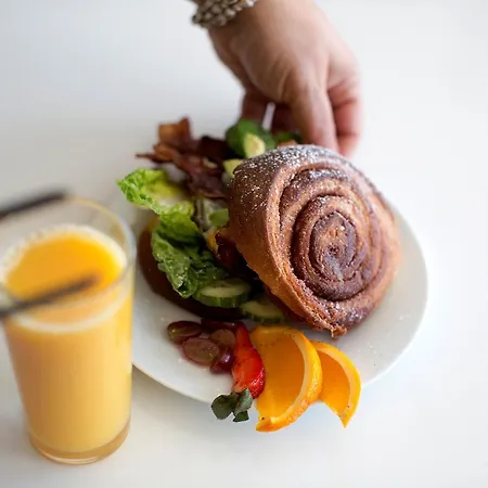 Unstad Arctic Lodge *