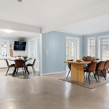 Lodge Unstad Arctic